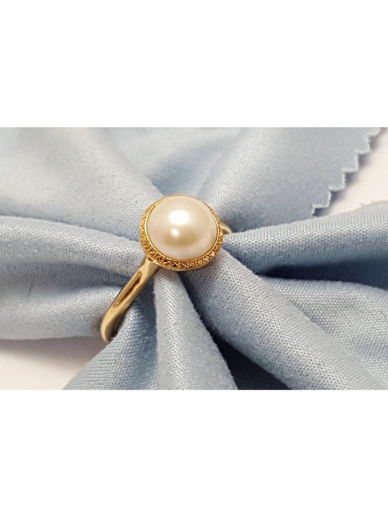 Beautiful 18k Karat Yellow Gold Designer Diamond Cut Pearl Ring  Size 975
